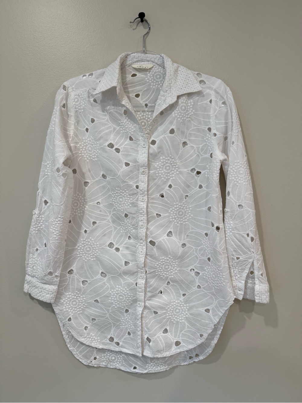 ADIVA White Floral Eyelet Button-Front Longline Shirt Top - Large